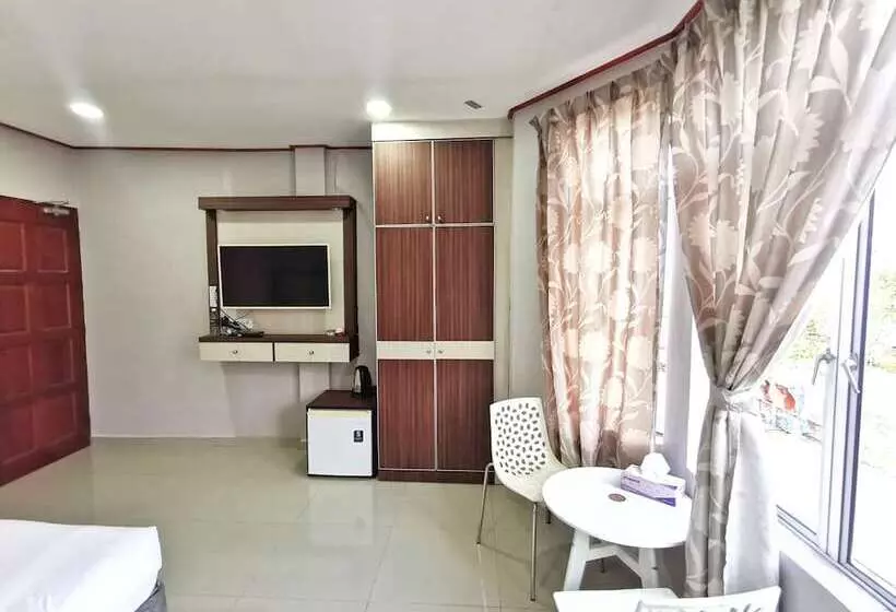 Hotelli Oyo 90458 Jengka Inn