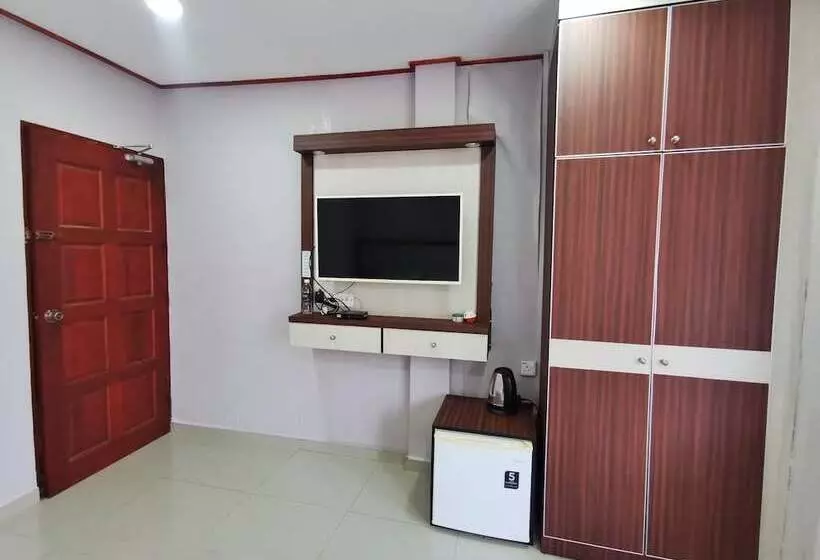 Hotelli Oyo 90458 Jengka Inn