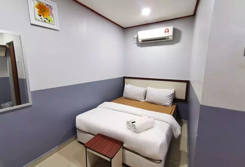 Hotelli Oyo 90458 Jengka Inn