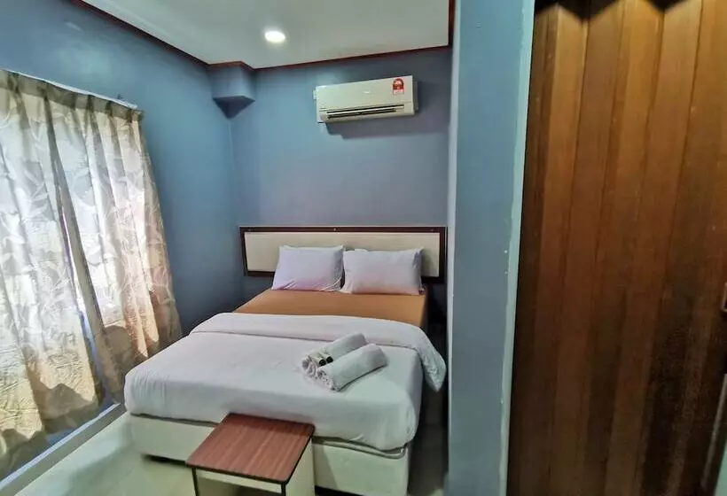 Hotelli Oyo 90458 Jengka Inn