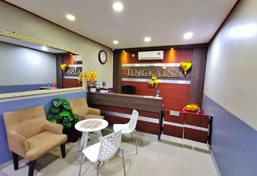 Hotelli Oyo 90458 Jengka Inn