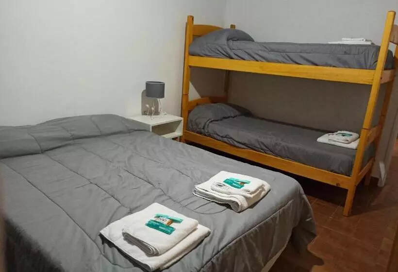 پانسیون El Faro Hostel