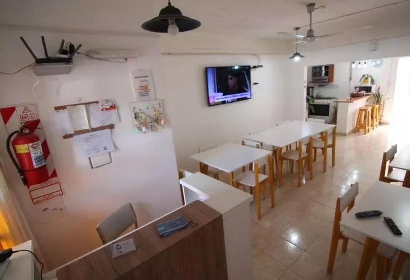 پانسیون El Faro Hostel