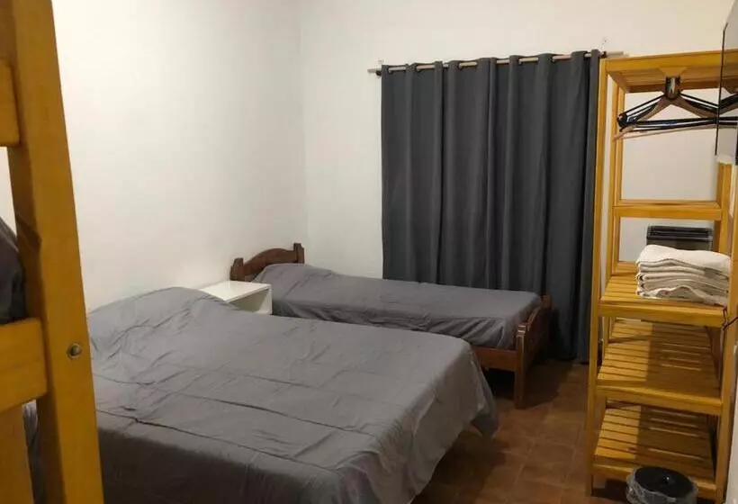 پانسیون El Faro Hostel
