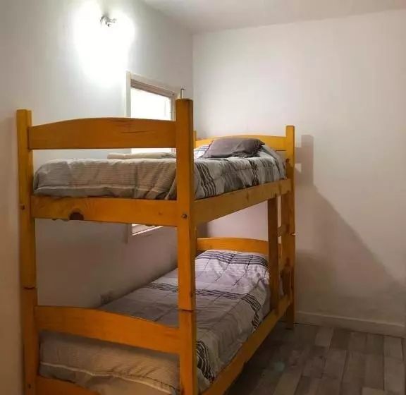 پانسیون El Faro Hostel