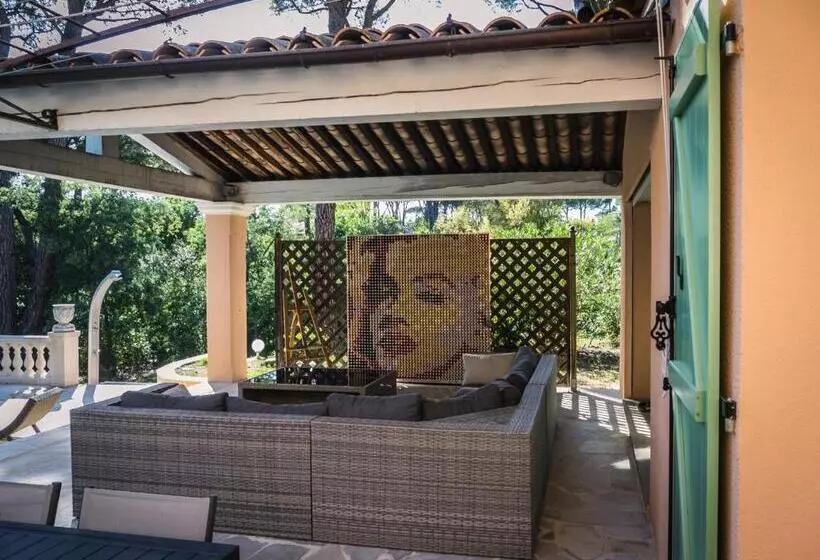 ペンション La Villa D’aimée