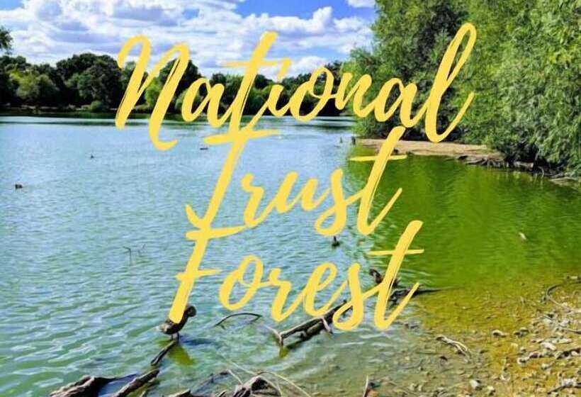 بنسيون Stansted Airport Guest Rooms