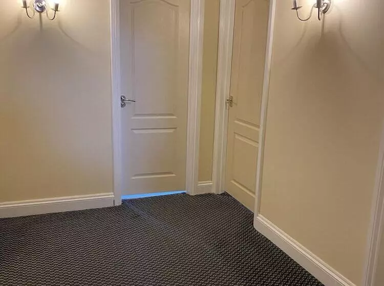 پانسیون Stansted Airport Guest Rooms