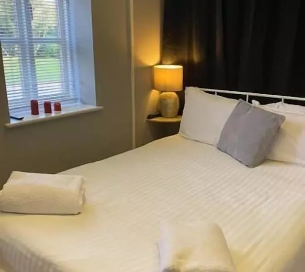 پانسیون Stansted Airport Guest Rooms