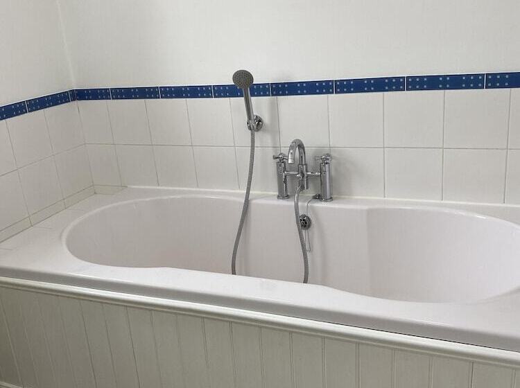 بنسيون Stansted Airport Guest Rooms