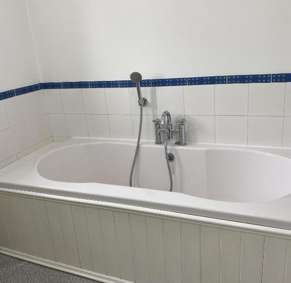 بنسيون Stansted Airport Guest Rooms