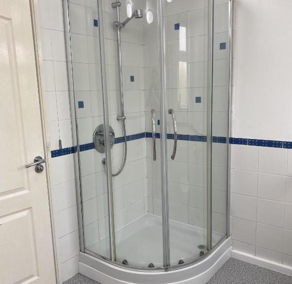 بنسيون Stansted Airport Guest Rooms