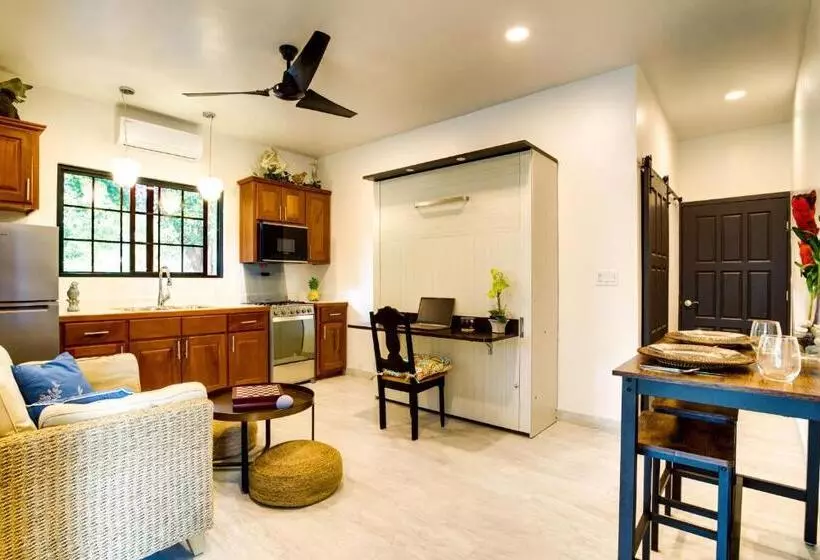 Retkeilymaja The Sea Glass Inn