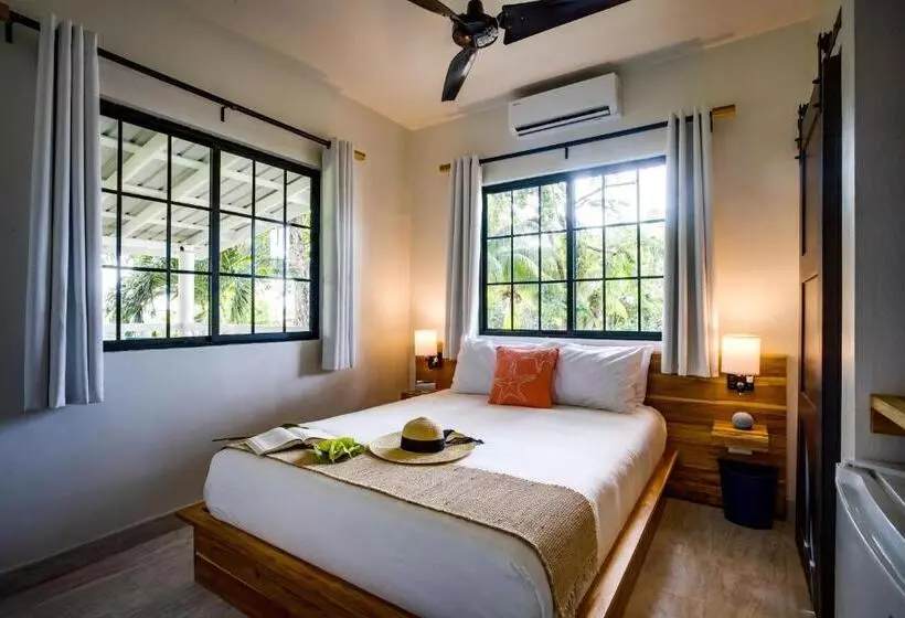 Retkeilymaja The Sea Glass Inn