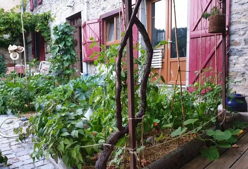 Aamiaismajoitus (B&B) Chambre Et Table D Hôtes La Grande Ourse