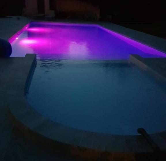 ベッドアンドブレックファースト Mas Des Rochers   Romance Tropicale