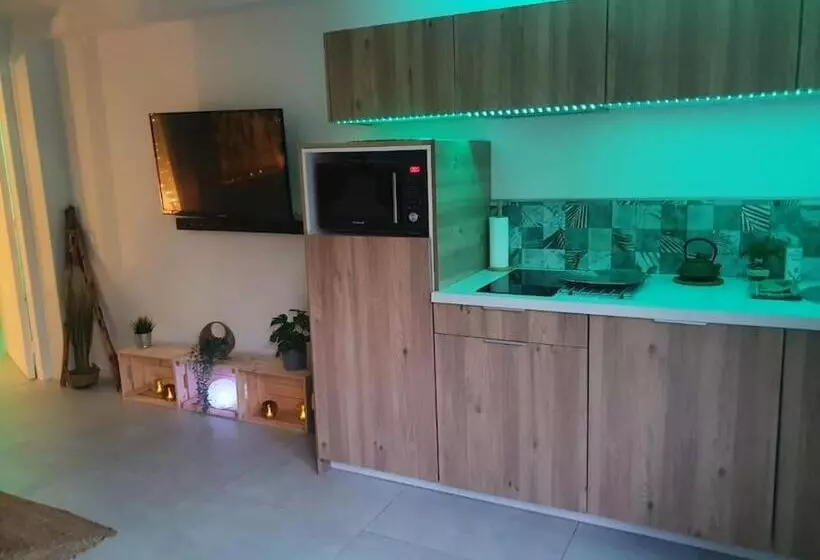 Aamiaismajoitus (B&B) Mas Des Rochers   Romance Tropicale