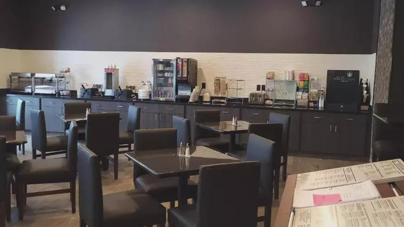 Cobblestone Hotel & Suites International Falls