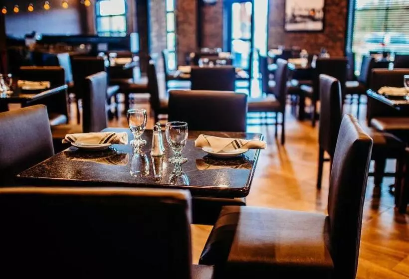 Cobblestone Hotel & Suites International Falls