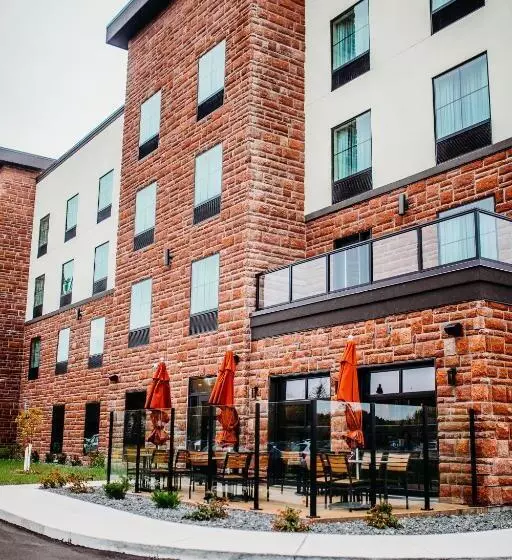 Cobblestone Hotel & Suites International Falls