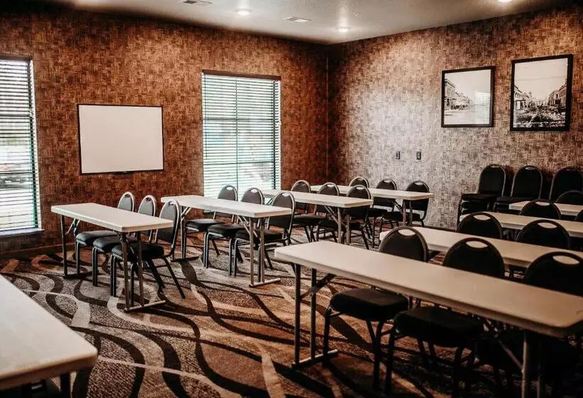 Cobblestone Hotel & Suites International Falls