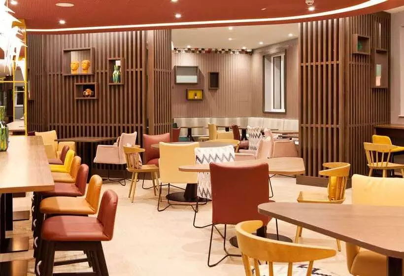 Hotelli Hampton By Hilton Regensburg