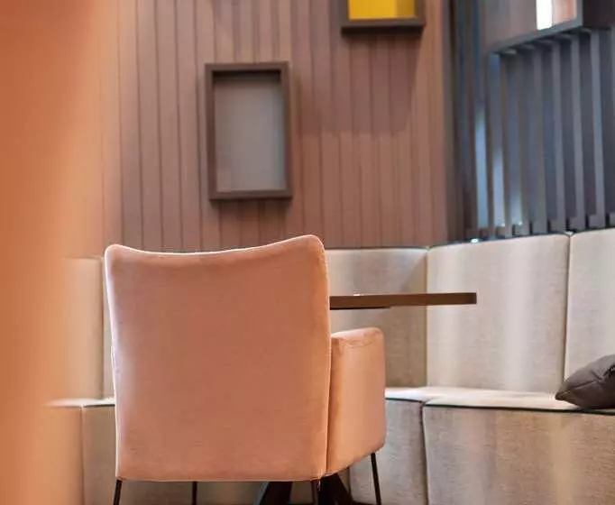 Hotelli Hampton By Hilton Regensburg