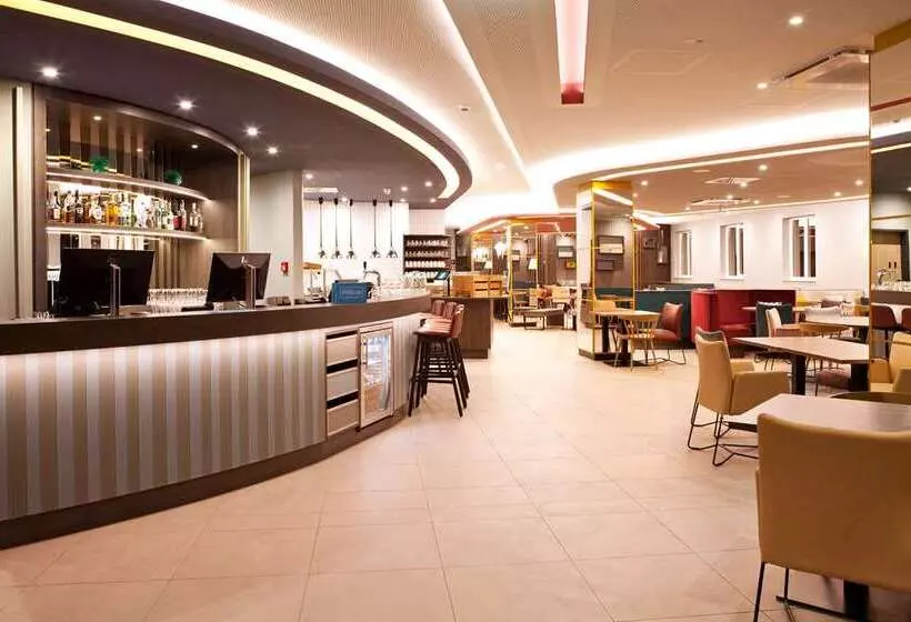 Hotelli Hampton By Hilton Regensburg