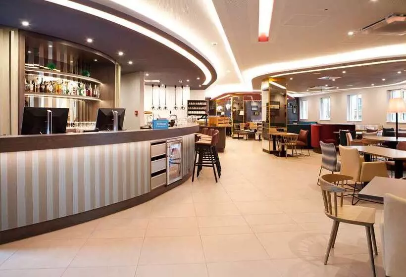 Hotelli Hampton By Hilton Regensburg