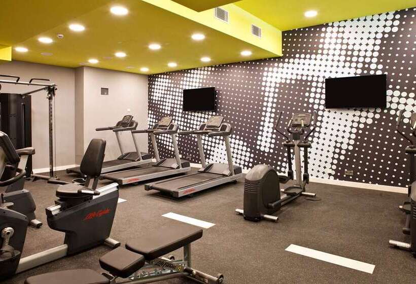 هتل Hampton By Hilton Regensburg