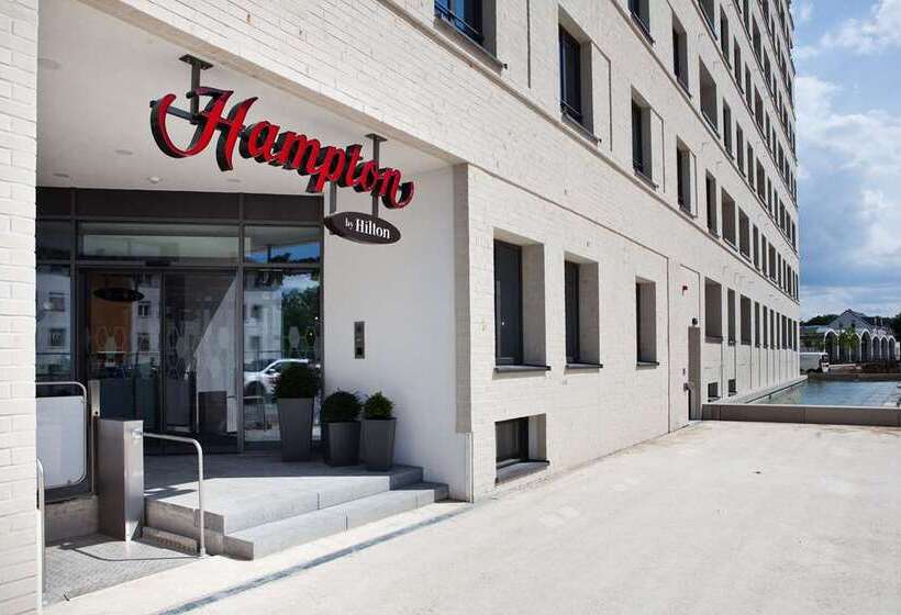 هتل Hampton By Hilton Regensburg
