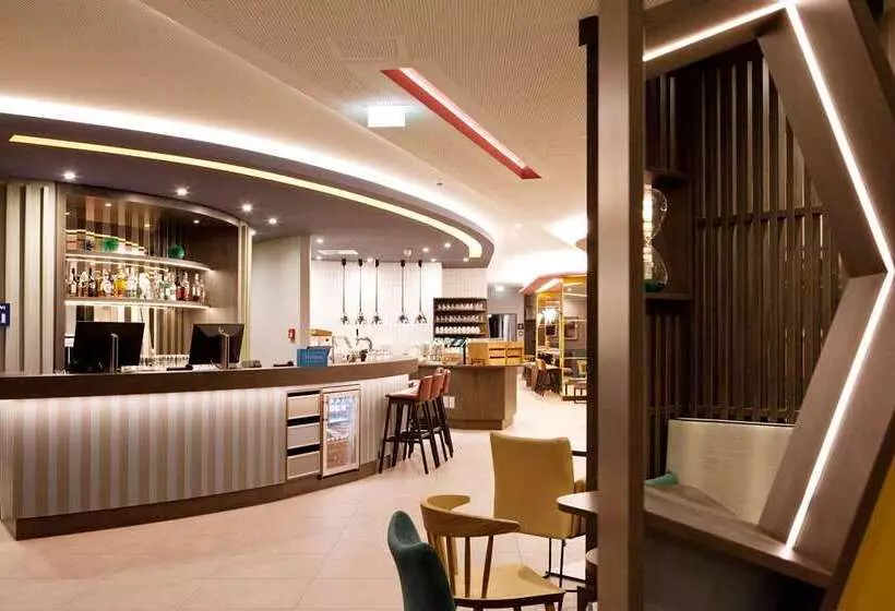 Hotelli Hampton By Hilton Regensburg