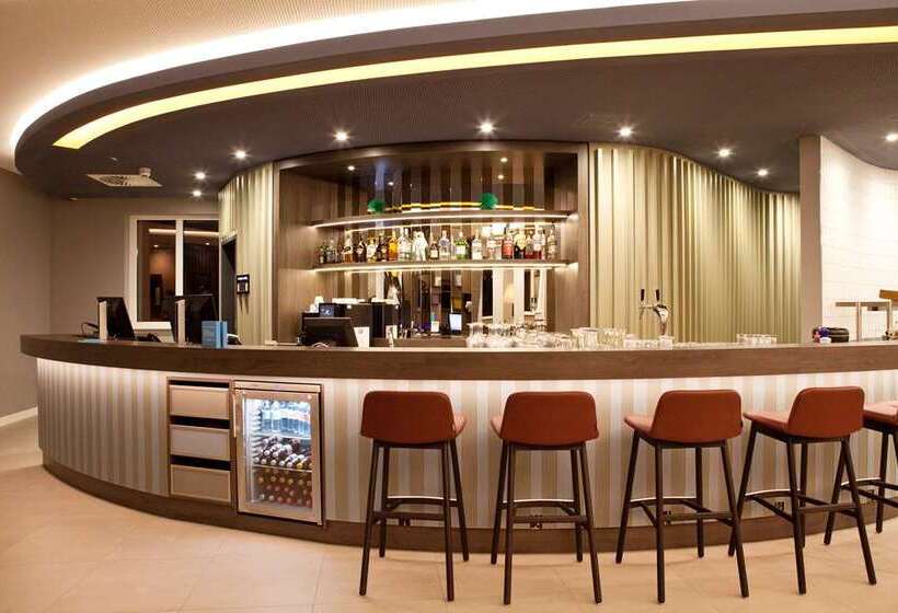 هتل Hampton By Hilton Regensburg