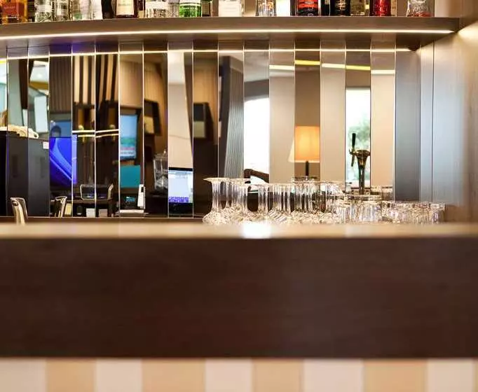 Hotelli Hampton By Hilton Regensburg