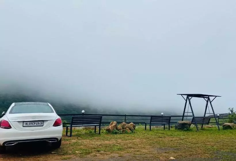 Hotelli Hill Monk  Whispering Mist