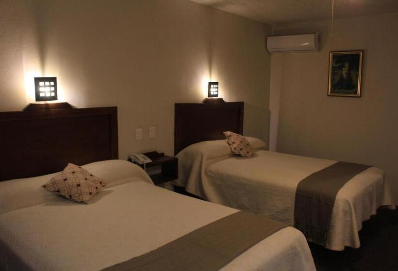 ホテル Meson Del Puente