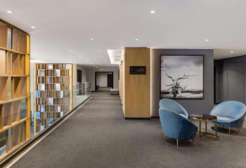 Radisson Blu Hotel Antananarivo Waterfront