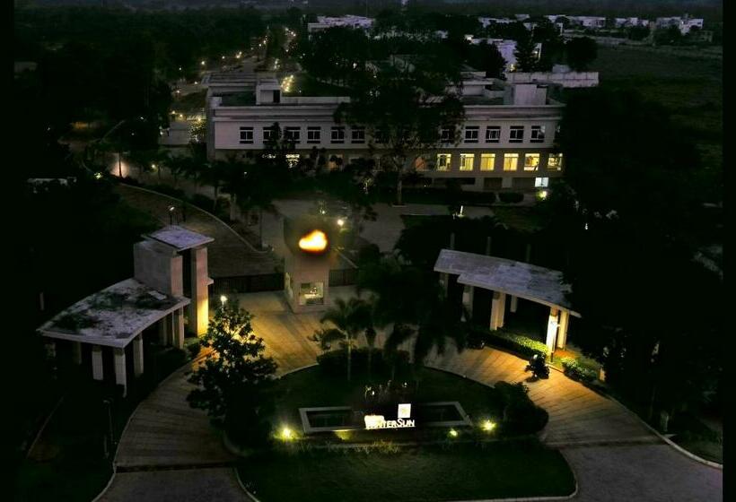 فندق Spree Resort At Century Wintersun