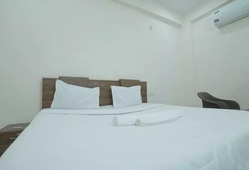 ホテル Viraj Palace By Wb Inn