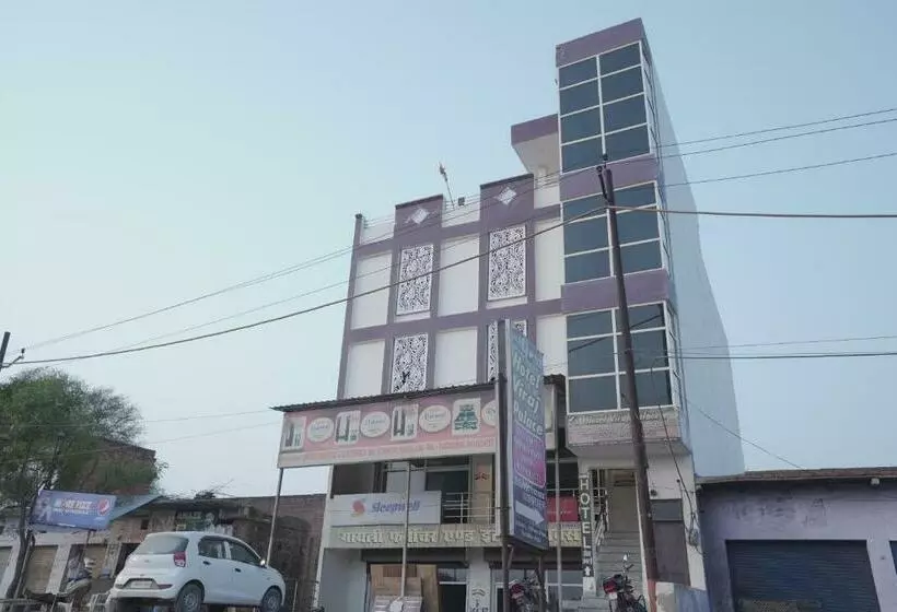 ホテル Viraj Palace By Wb Inn