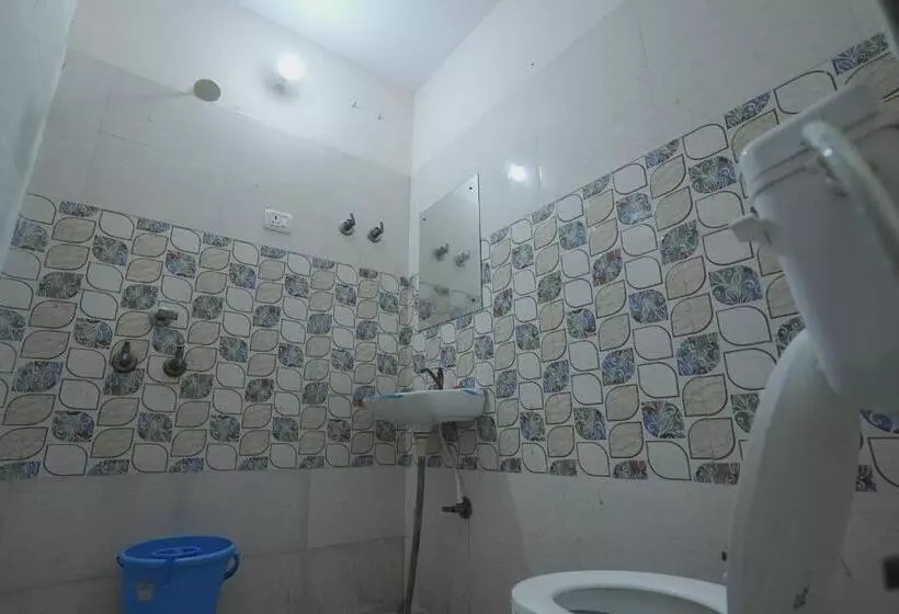 ホテル Viraj Palace By Wb Inn