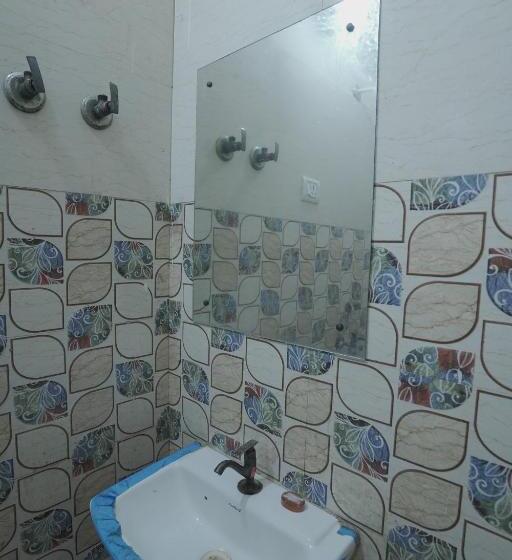 בית מלון כפרי Viraj Palace By Wb Inn