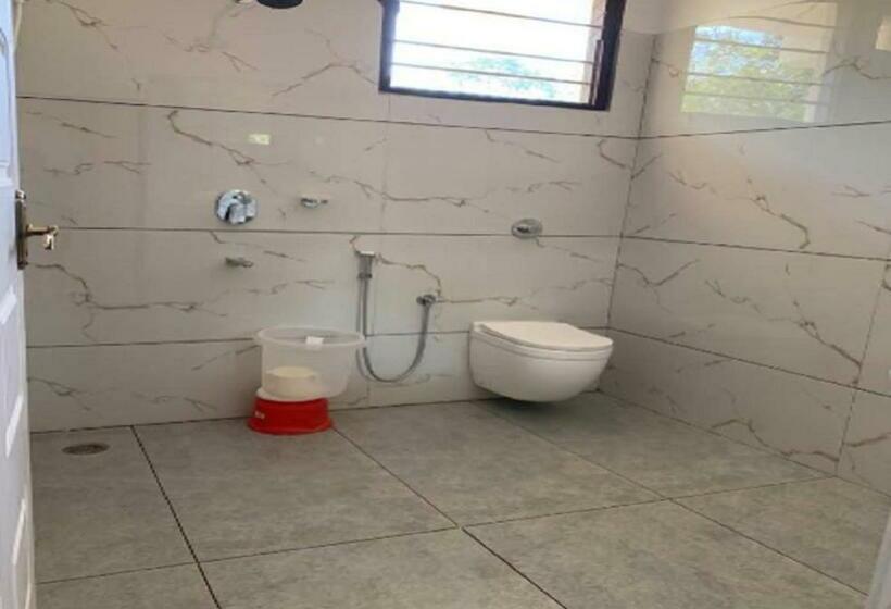 Отель Wild Wood Resort By Stayapart