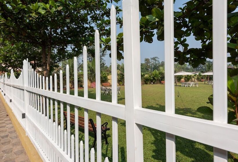 Paramount Riverfront Resort & Spa, Karjat