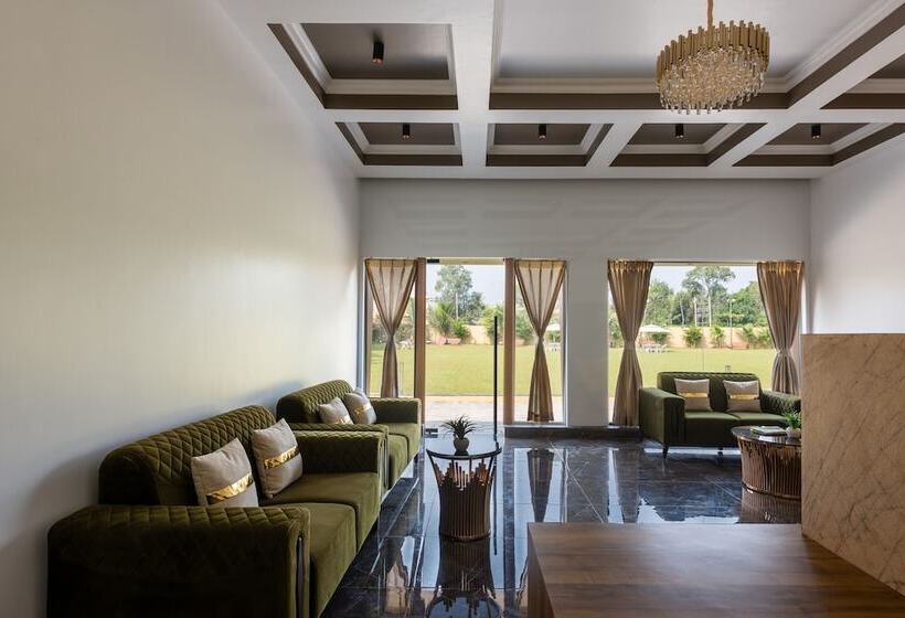 Paramount Riverfront Resort & Spa, Karjat