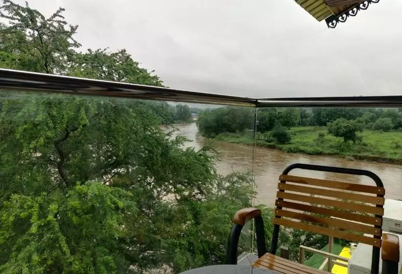 Paramount Riverfront Resort & Spa, Karjat