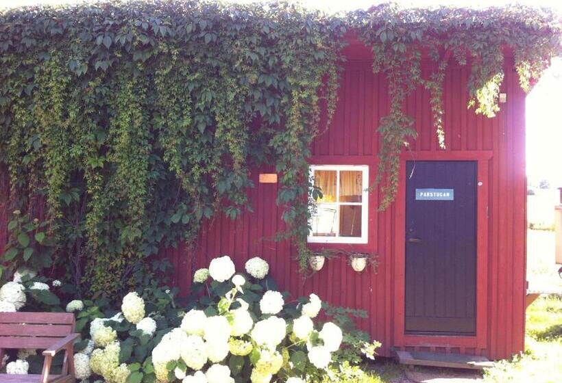 Bed and Breakfast Brådtom Slusscafé & Stugor