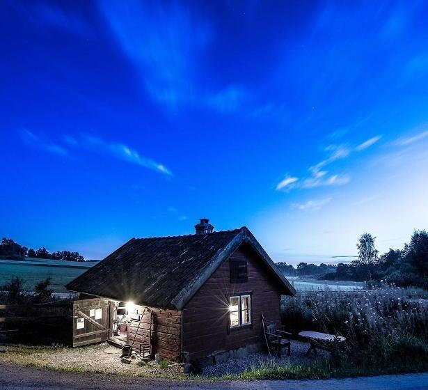 Bed and Breakfast Brådtom Slusscafé & Stugor