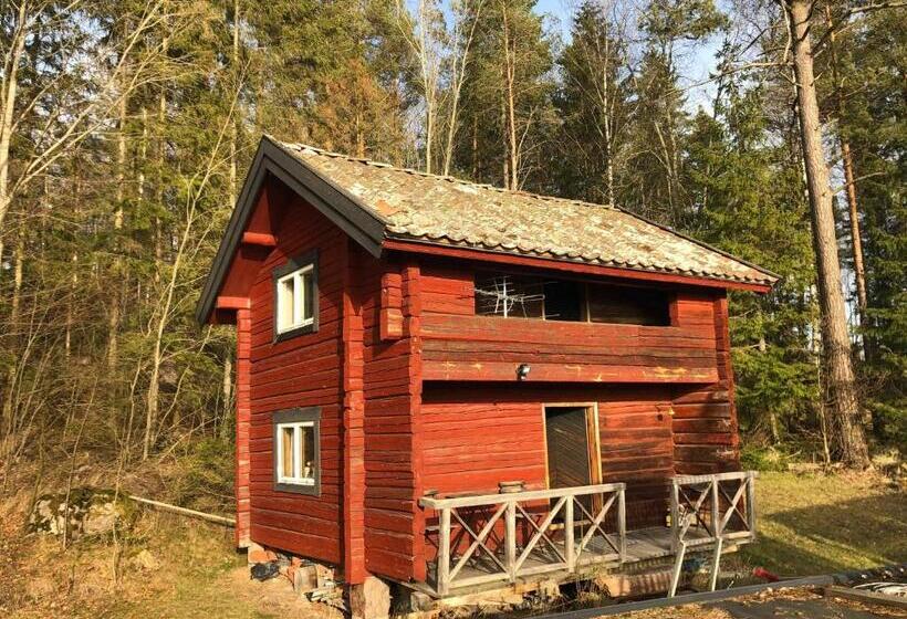 Bed and Breakfast Brådtom Slusscafé & Stugor