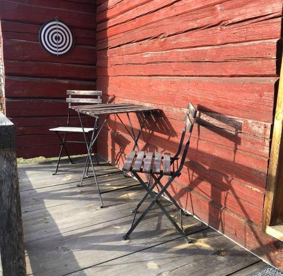 Bed and Breakfast Brådtom Slusscafé & Stugor